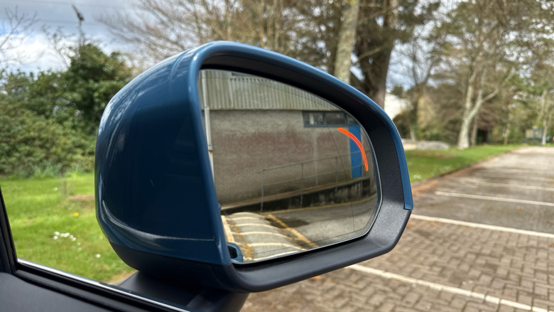 Volvo XC40 2.0 B3P Ultra Dark 5dr Auto Petrol Estate